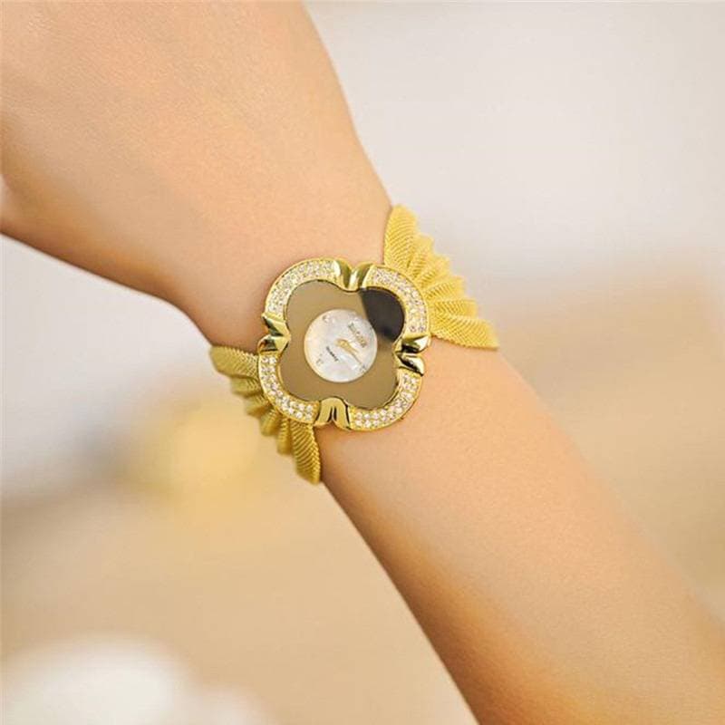 Elegant Butterfly Gold Watch thumbnail 4
