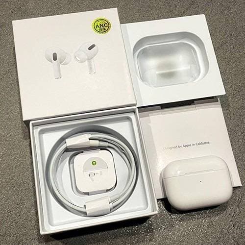 Apple AirPods Pro - 2nd Generation (White) thumbnail 3